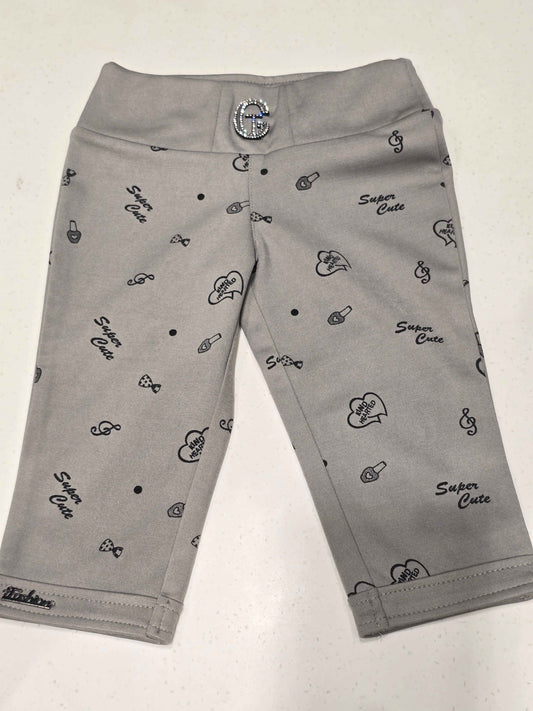 Stretchable material gray colour capri pant for girl
