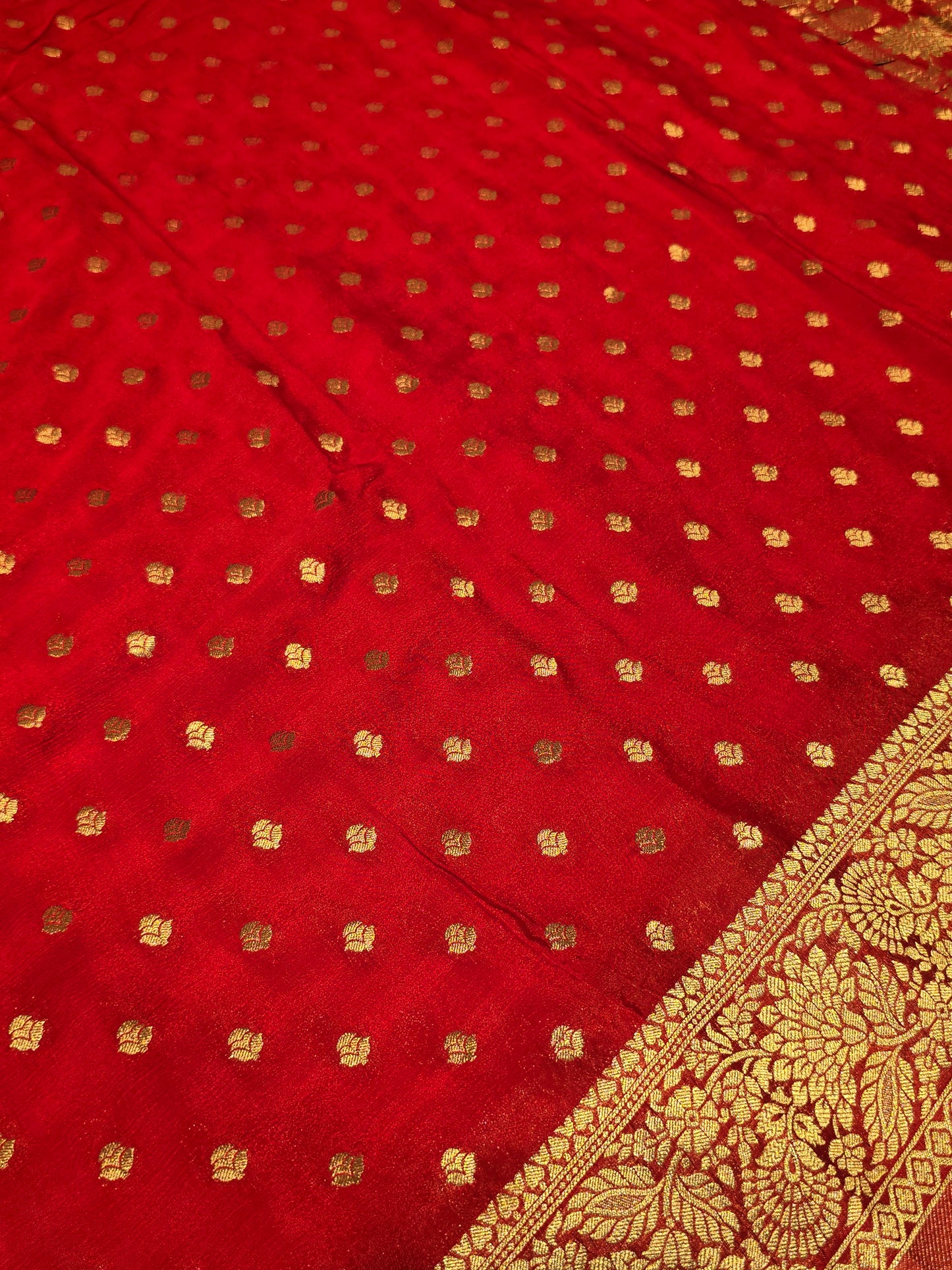 Chinon Banarasi Silk Saree with Thousand Butta & Designer Zari Border | Festive & Party Wear Saree for Women