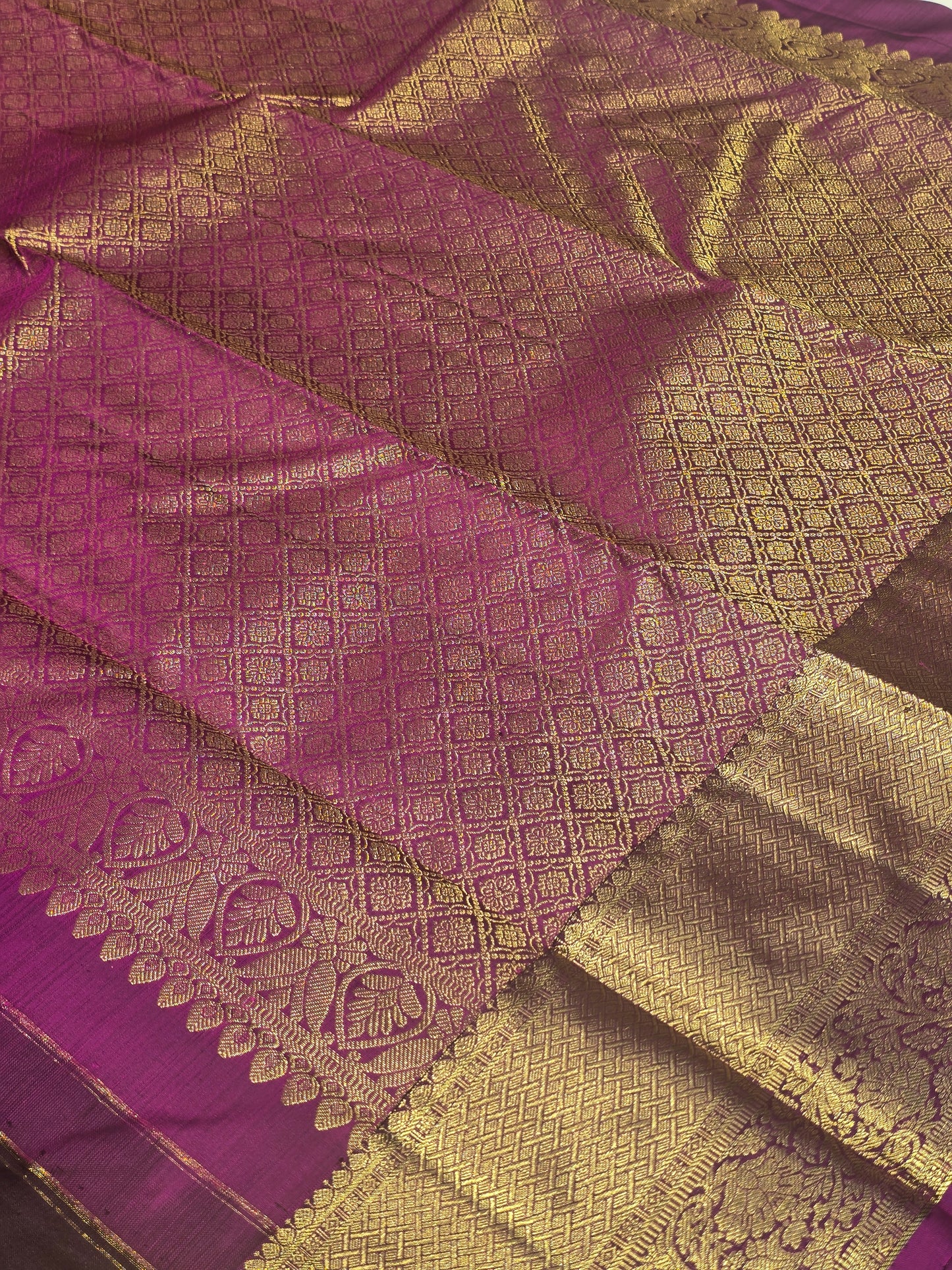 Handloom Pure Kanjivaram Silk Saree – Chocolate Brown with Contrast Pink & Small Mango Motifs