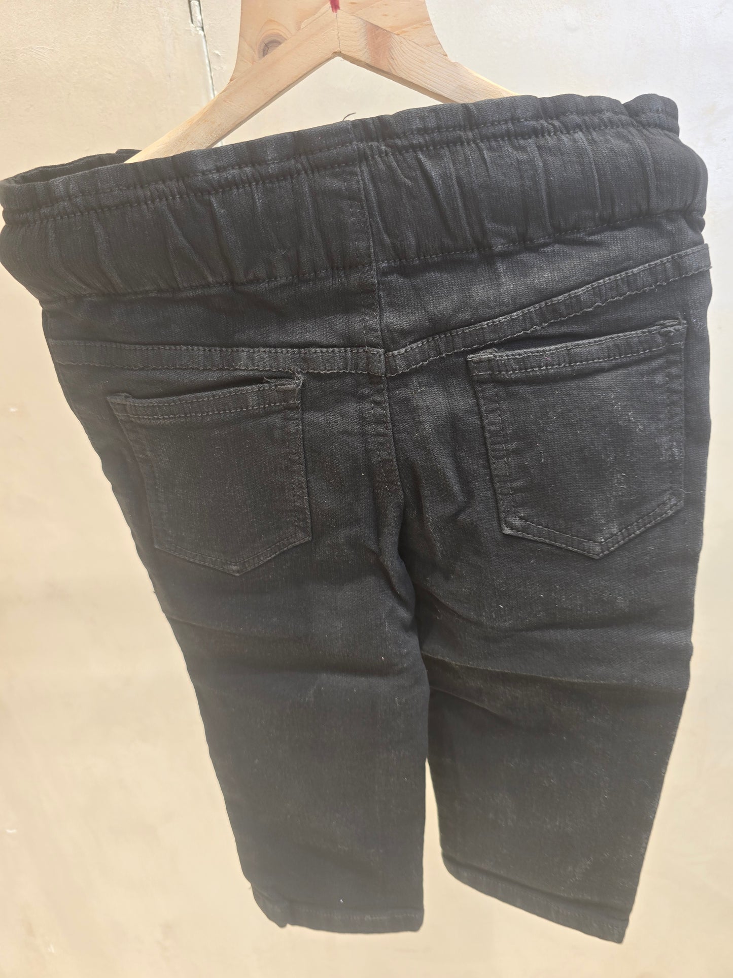 Girls Denim Cotton Lycra Capri Pant in Black with Rubber Print Detail and Tie Waist for Summer Casual Wear