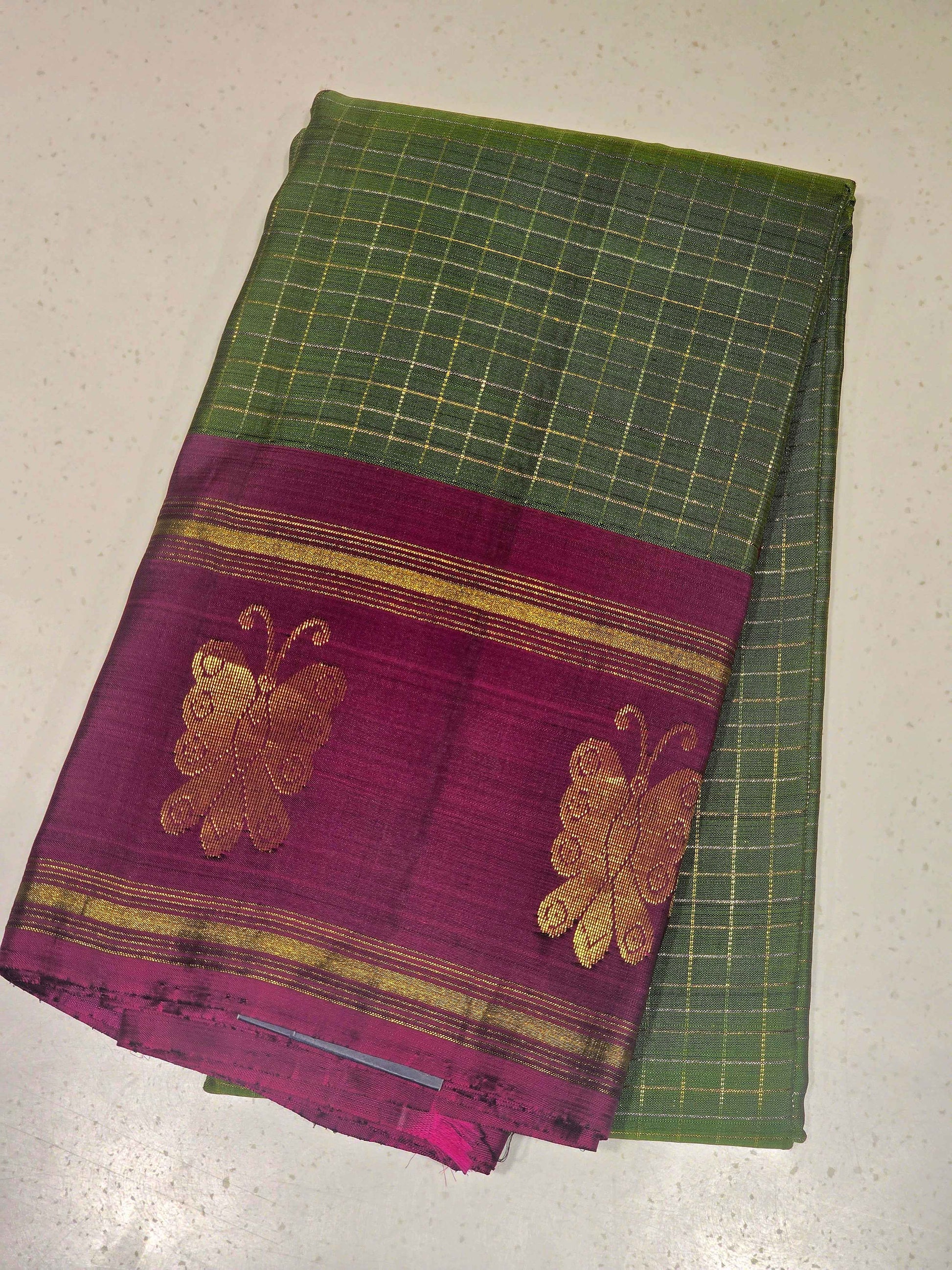 Pure Kanjivaram silm saree with checked pattren with traditional pallu
