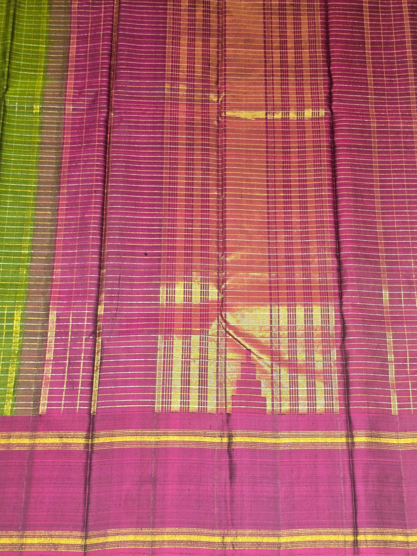Pure Kanjivaram silm saree with checked pattren with traditional pallu