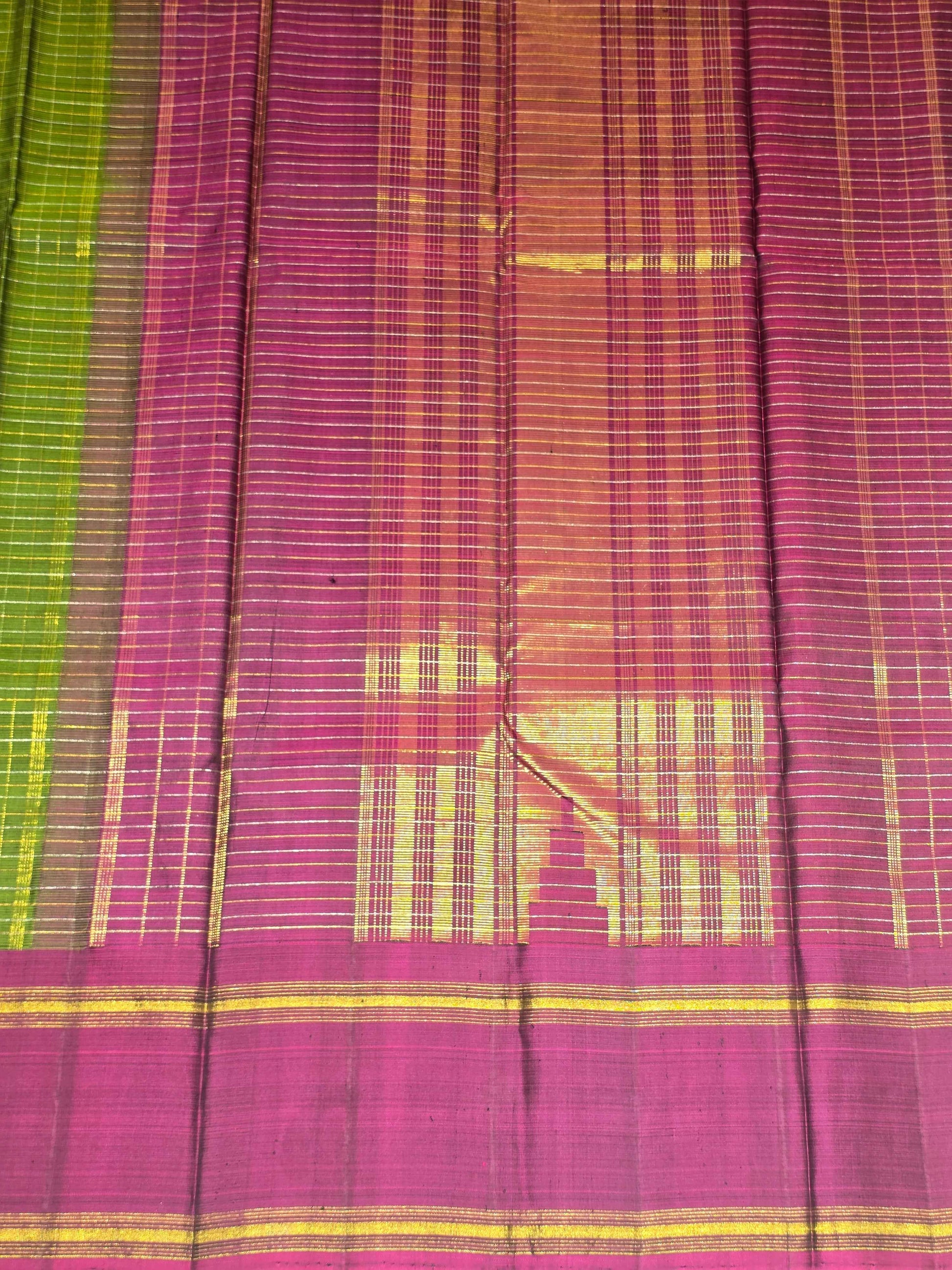 Pure Kanjivaram silm saree with checked pattren with traditional pallu