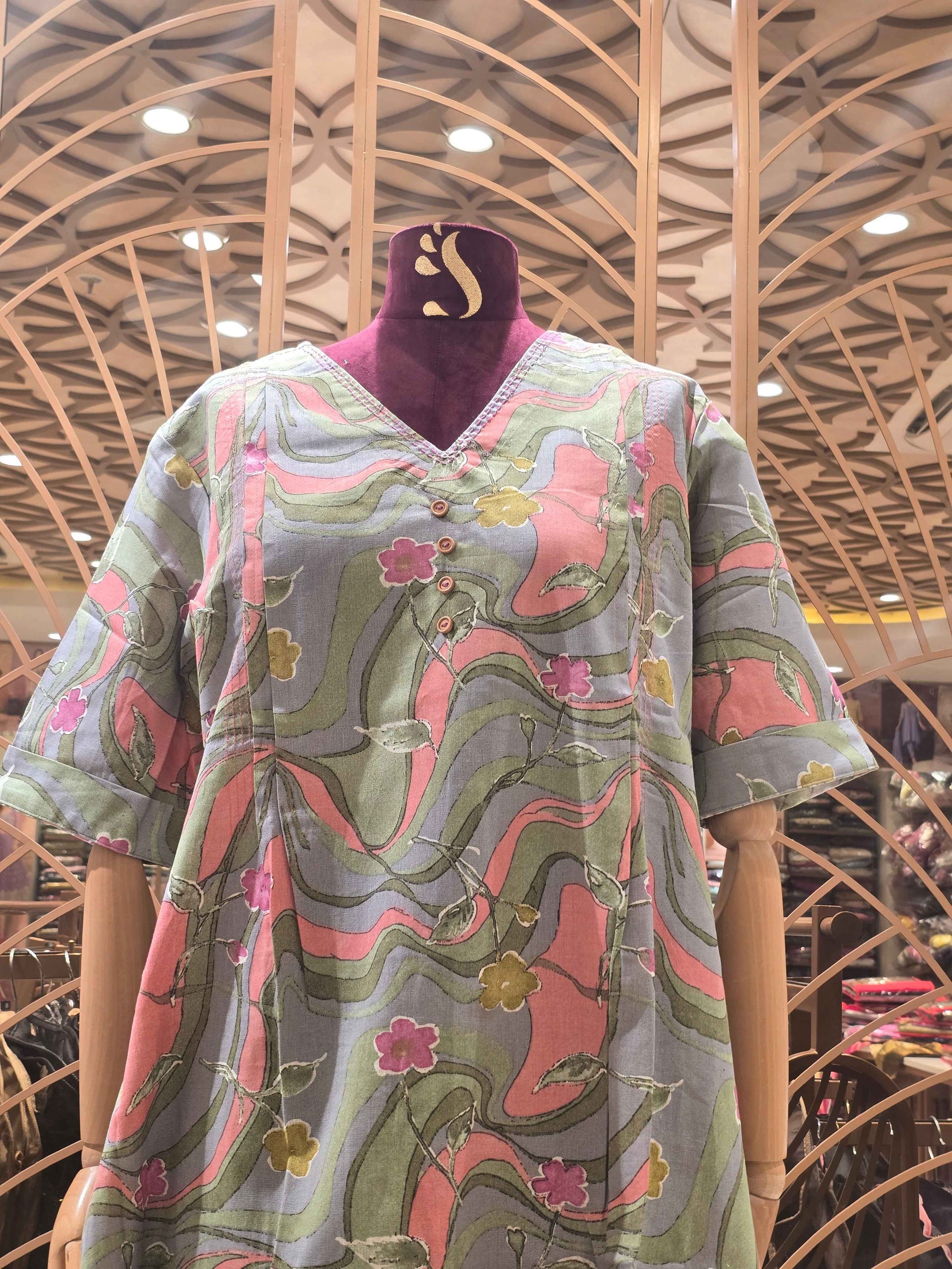 Printed Cotton material with v-neck and Elbow sleeves