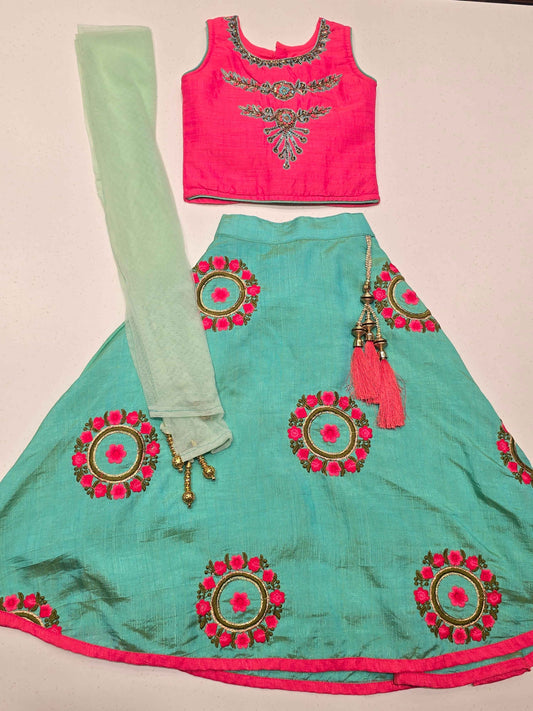 traditional Indian kids' lehenga choli set,