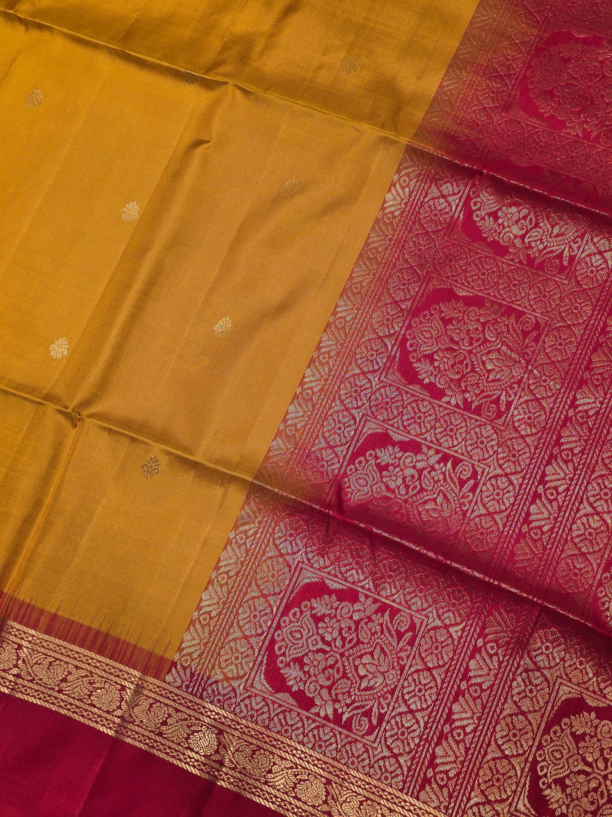 Handloom pure softsilk with traditional butta and rich pallu