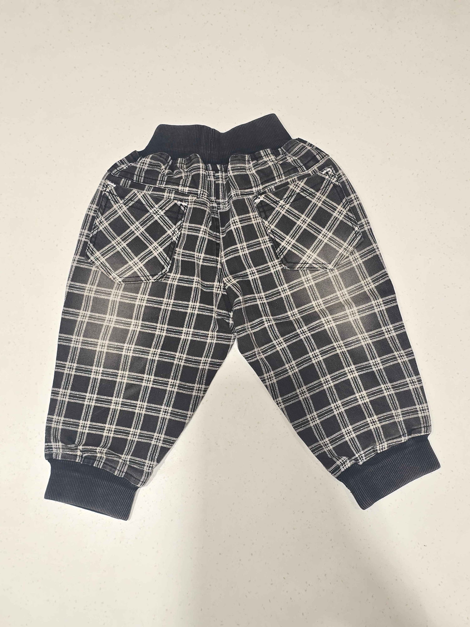 Lycra cotton material blue with white colour shaded pant with round Elasticable