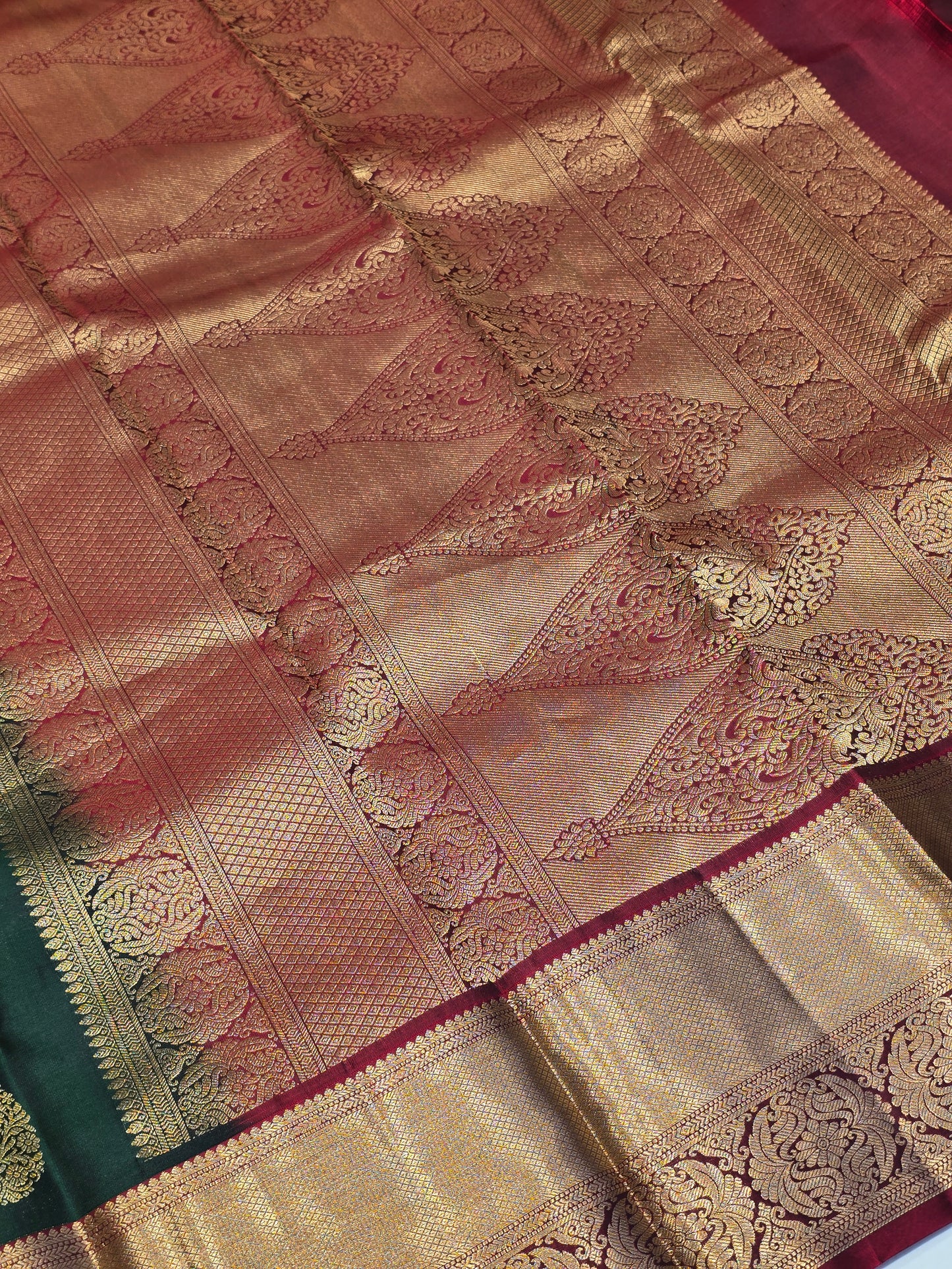 Pure Handloom Kanjivaram Silk Saree with Leaf Structured Tree Design Body, Gatti Traditional Border and Rich Pallu for Wedding and Festive Occasions