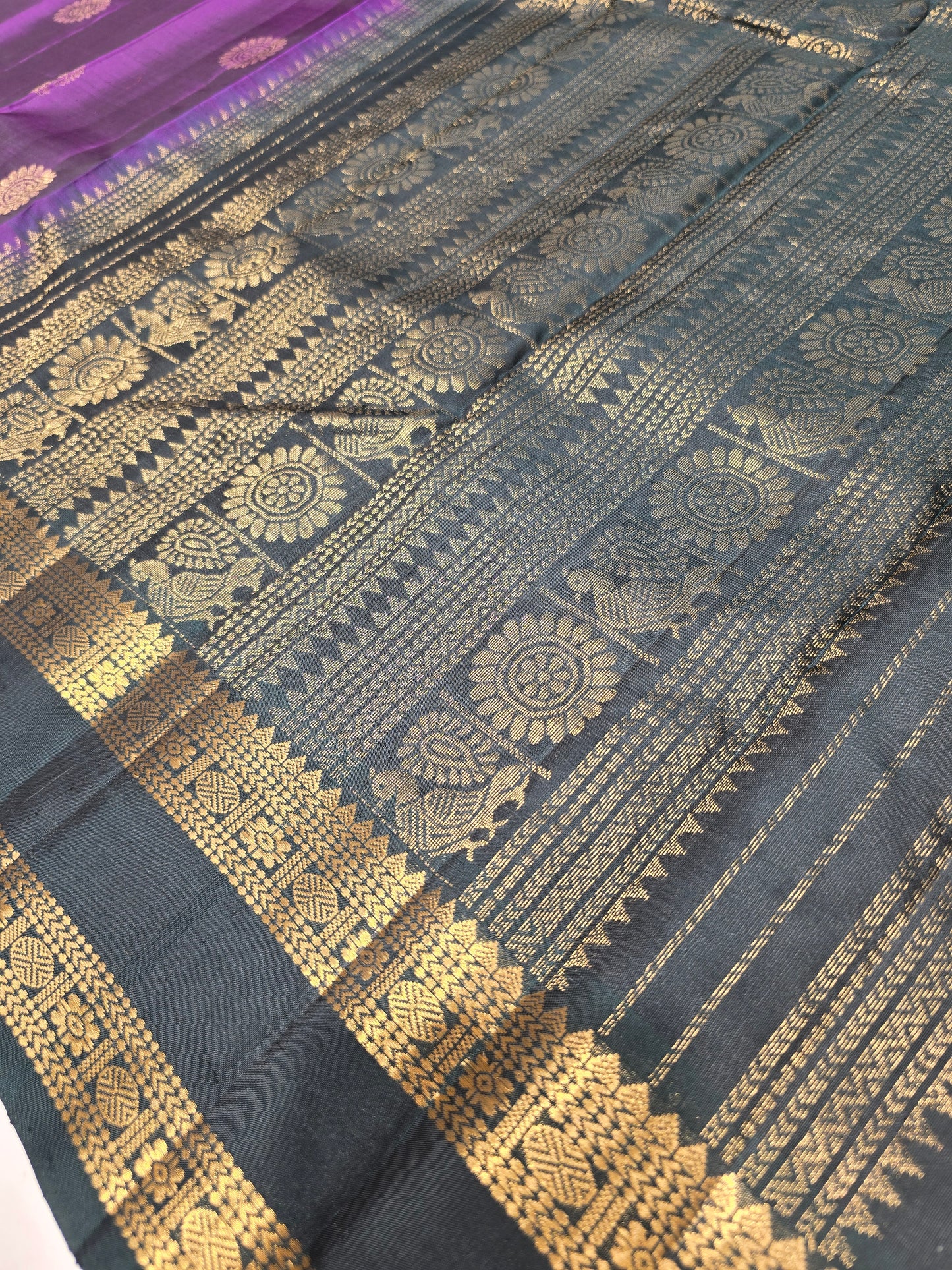 Pure Kanchipuram Silk Saree with Butta Design & Bentex Zari Border | Traditional Wedding & Festive Wear Saree