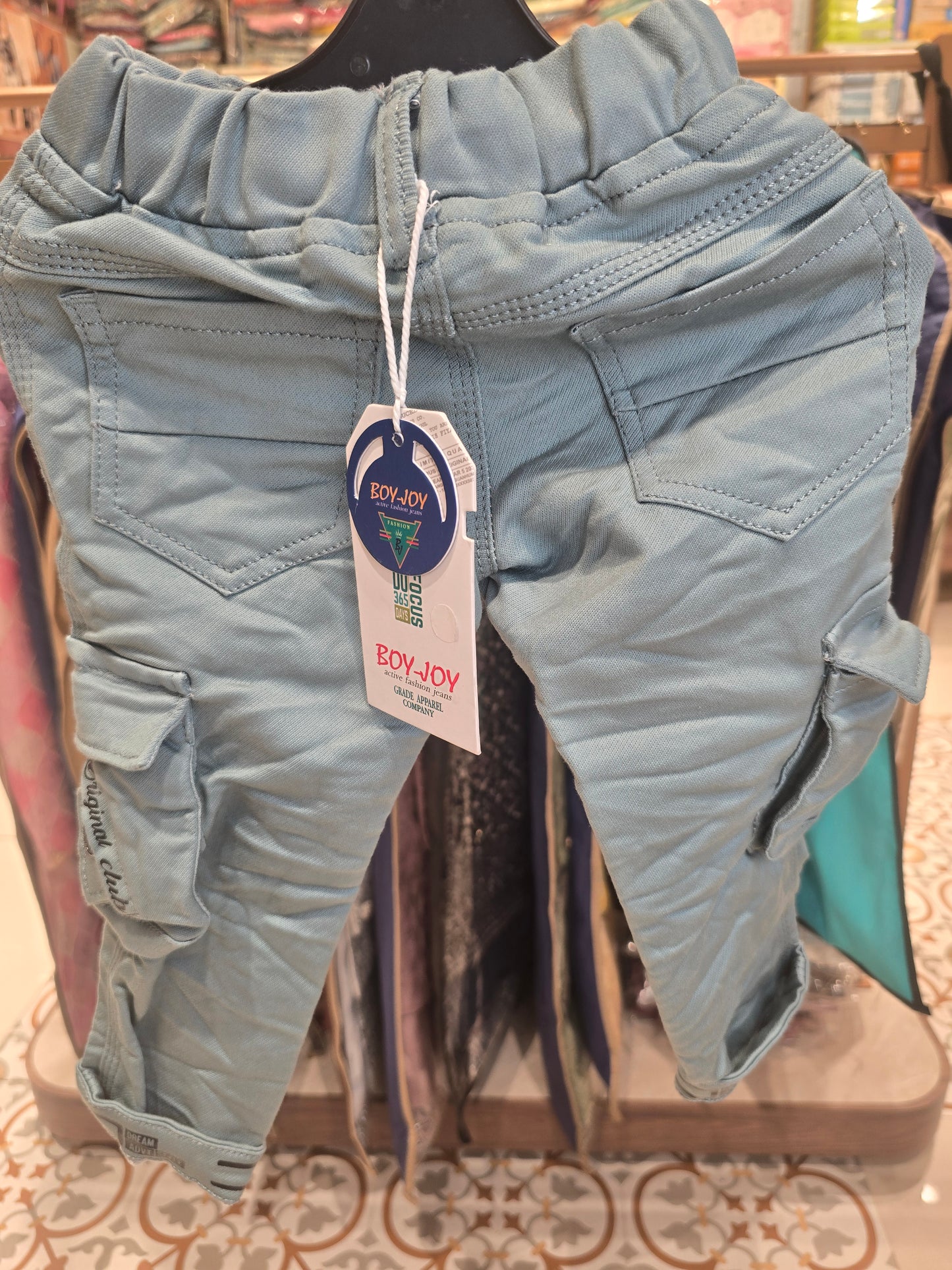 Jeans Cargo for Boys with 6 Pockets & Stitched Pocket Design