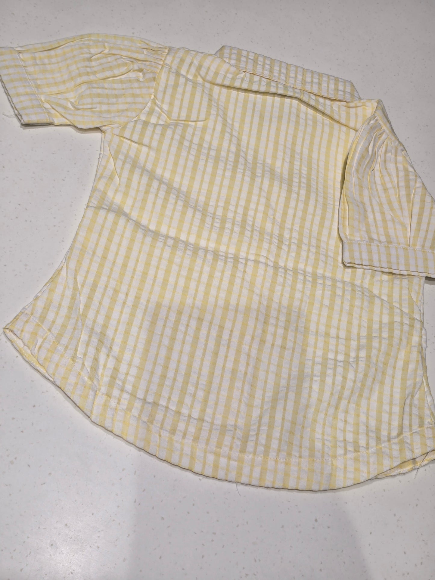 💛yellow and white vertically striped short-sleeve collared button-down shirt