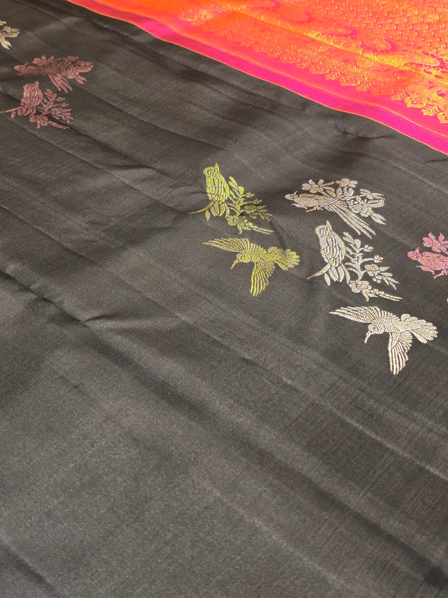 Pure Handloom Borderless Kanchipuram Silk Saree with Floral Weaving and Vertical Motifs | Festive & Wedding Wear