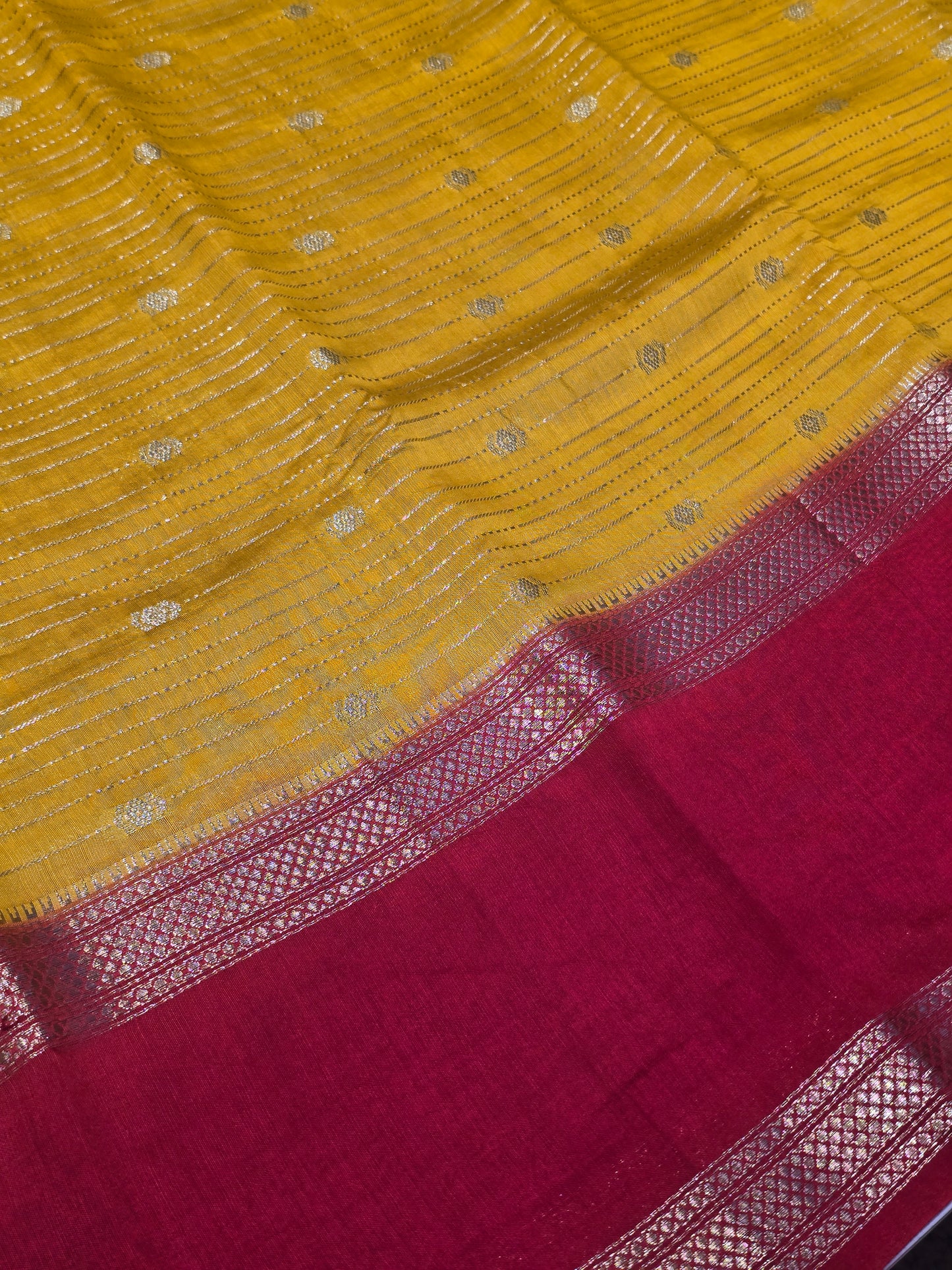 Mushroom silk horizontal lines with small motif across the boyf and bentex border