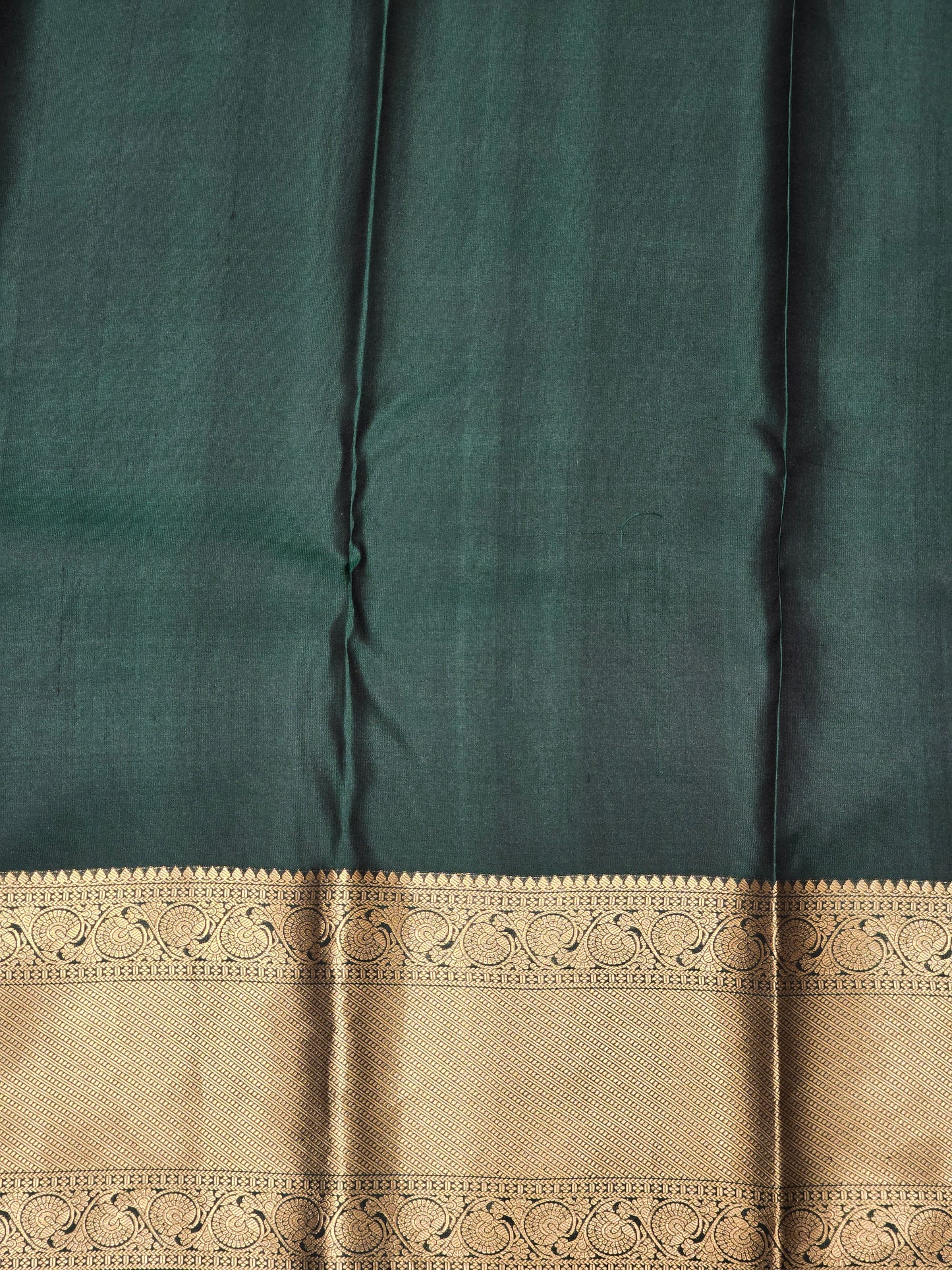 Pure Handloom Kanjivaram Brocade Silk Saree with Gatti Border and Rich Pallu