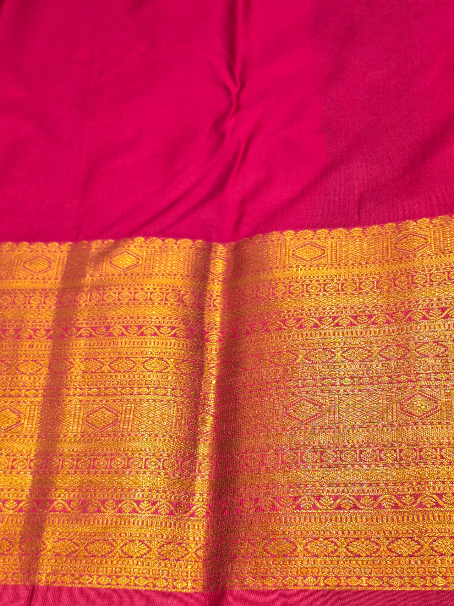 Women Micro Chex Semi Kanjivaram Silk Saree with Kalanjali Design