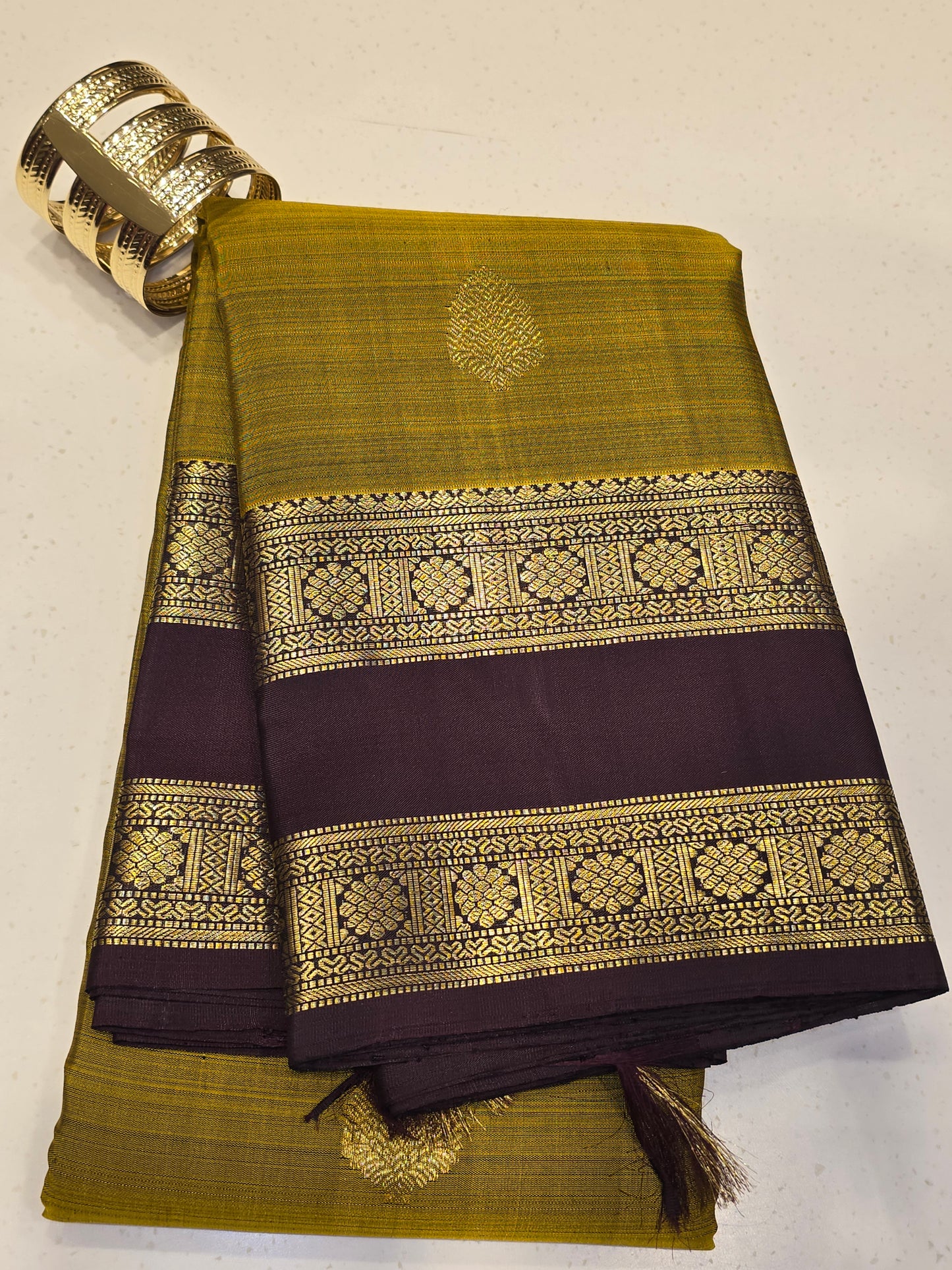Women Mehndi Green Pure Kanjivaram Silk Saree