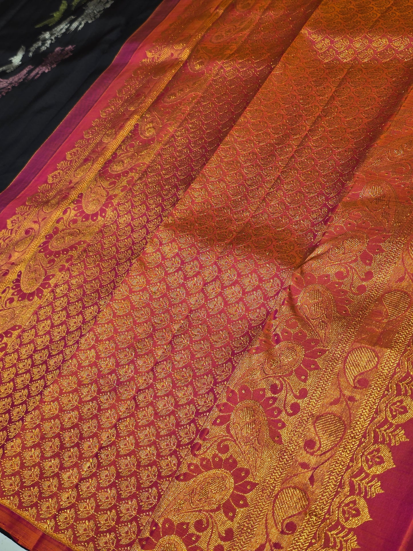Pure Handloom Borderless Kanchipuram Silk Saree with Floral Weaving and Vertical Motifs | Festive & Wedding Wear