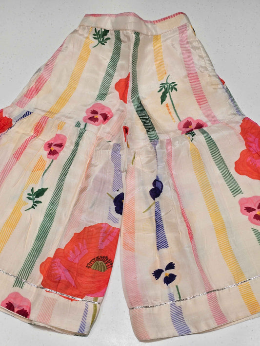 Satin crepe material multi color western set with speghetti neck