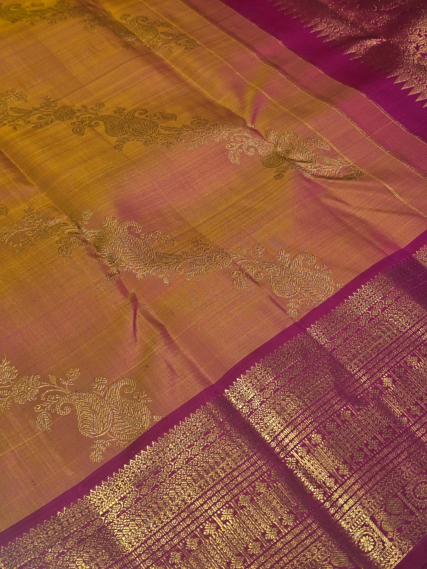 Handloom Pure Kanjivaram Silk Saree with Kalaanjali Design Across the Body, Rich Pallu & Contrast Blouse – Wedding Wear