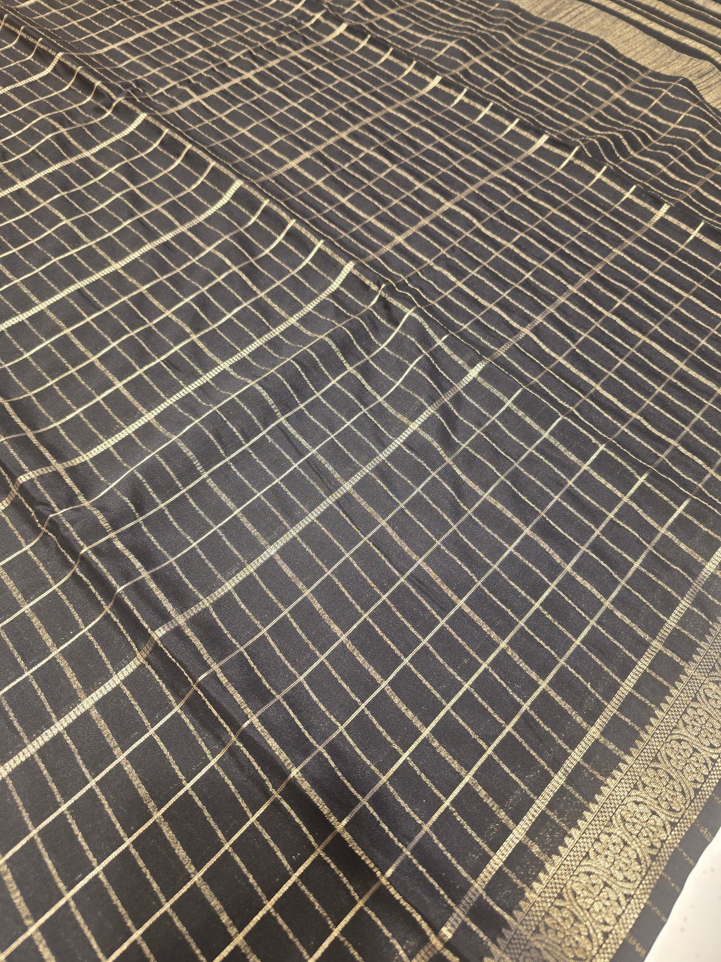 Semi Crepe Silk Saree with Checked Pattern, Small Traditional Border & Rich Pallu | Festive & Traditional Wear