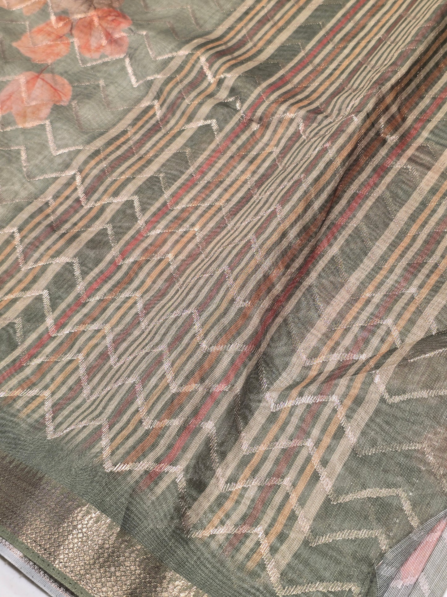 Cotton Lining Floral Printed Saree with Zigzag Horizontal Design | Soft Daily Wear Cotton Saree