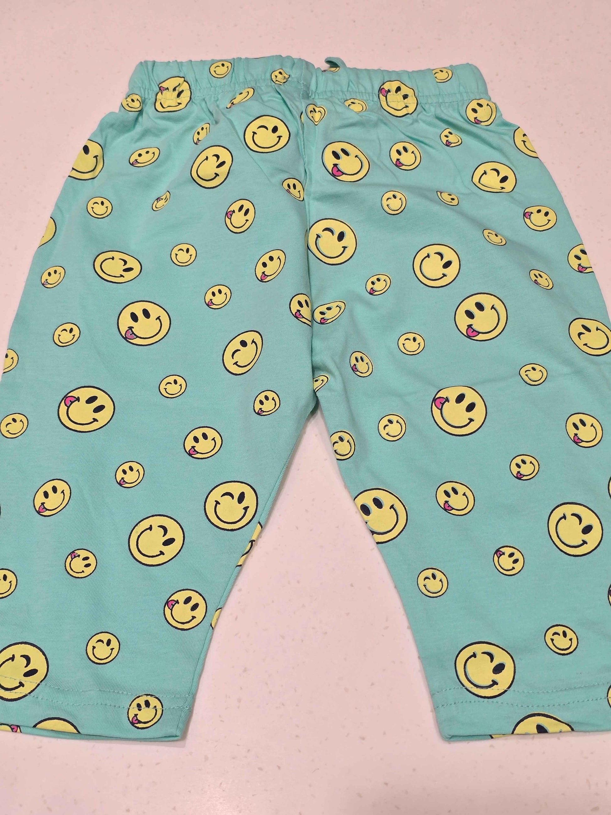 Cotton material capri for Girls with smily prints