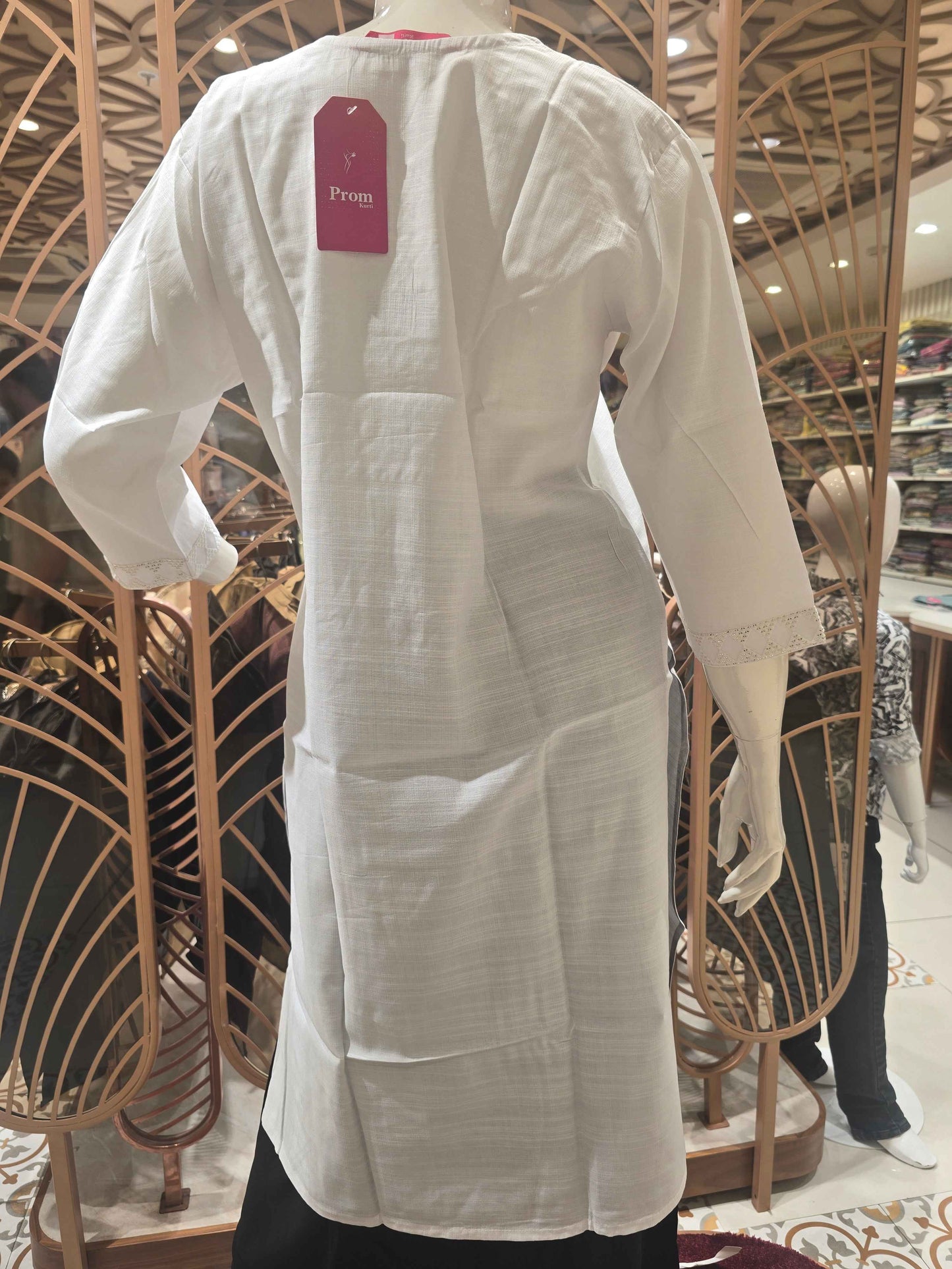 Cotton material white colour kurta for women with ¾ sleeves