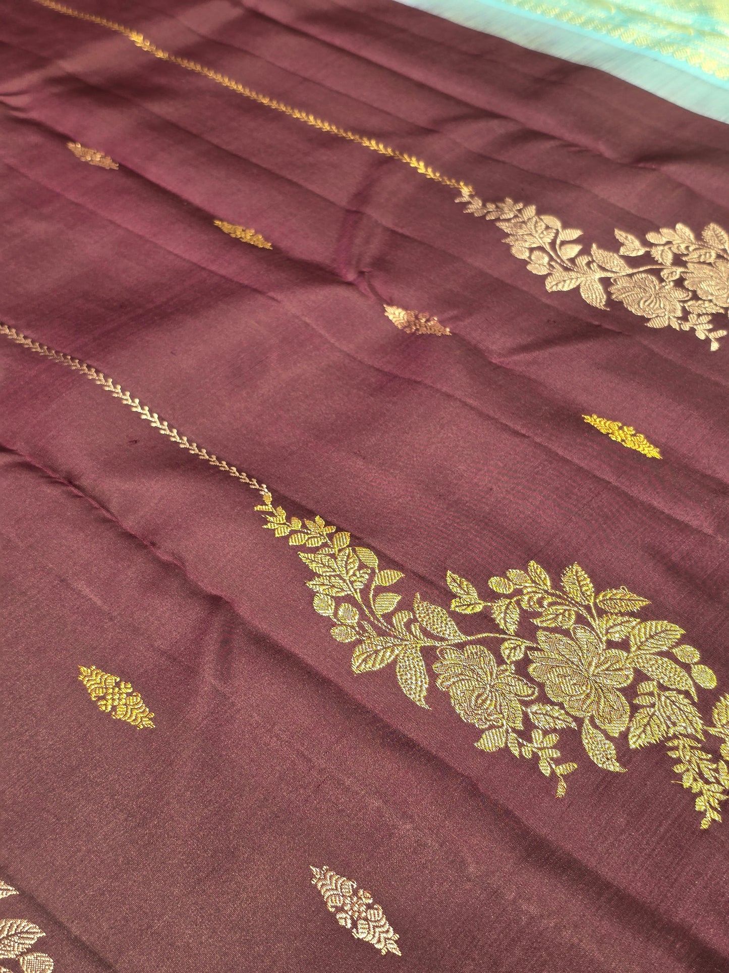 Pure Handloom Borderless Kanchipuram Silk Saree with Floral Weaving and Vertical Motifs | Festive & Wedding Wear