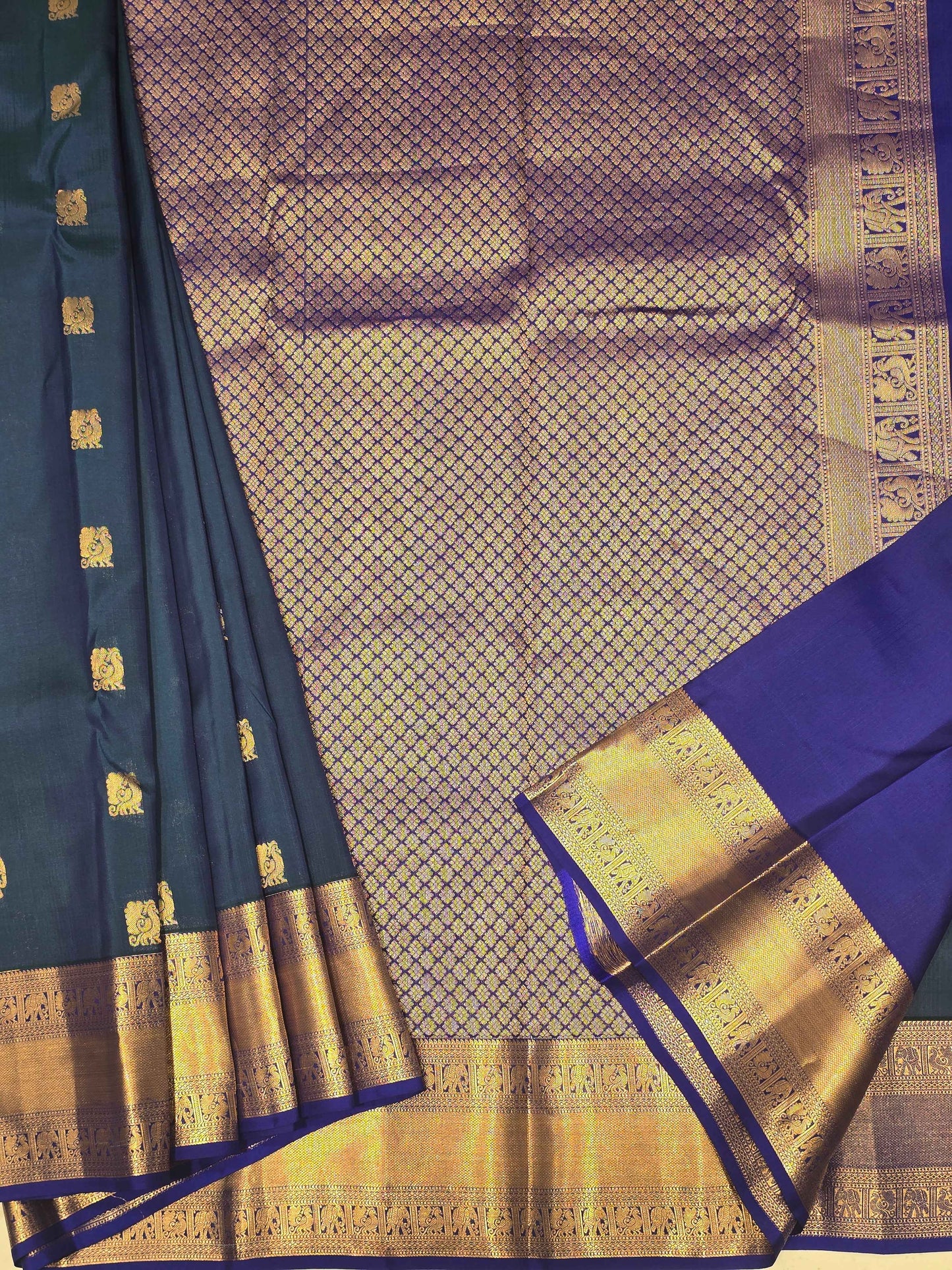 Women Pure Kanjivaram Silk Saree with Rich Pallu