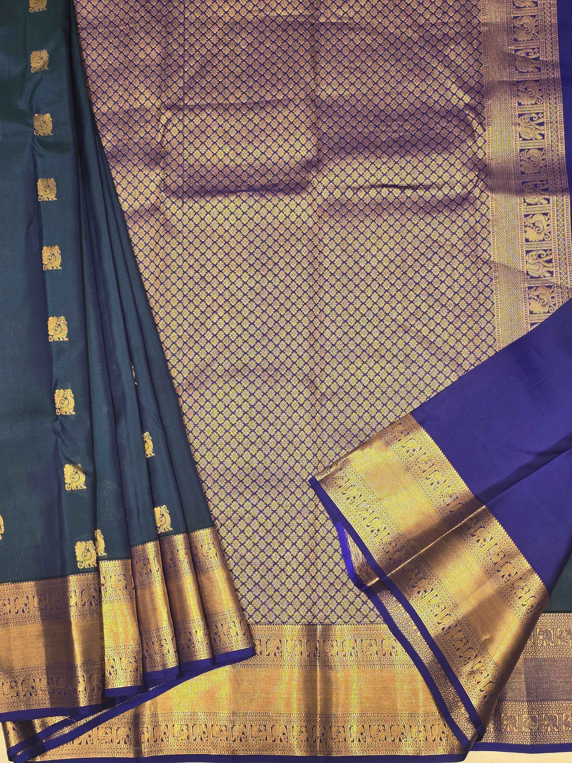 Women Pure Kanjivaram Silk Saree with Rich Pallu