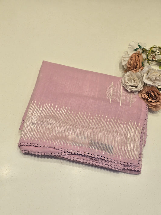 Linen with embroidery border and leaf motif Normal wear