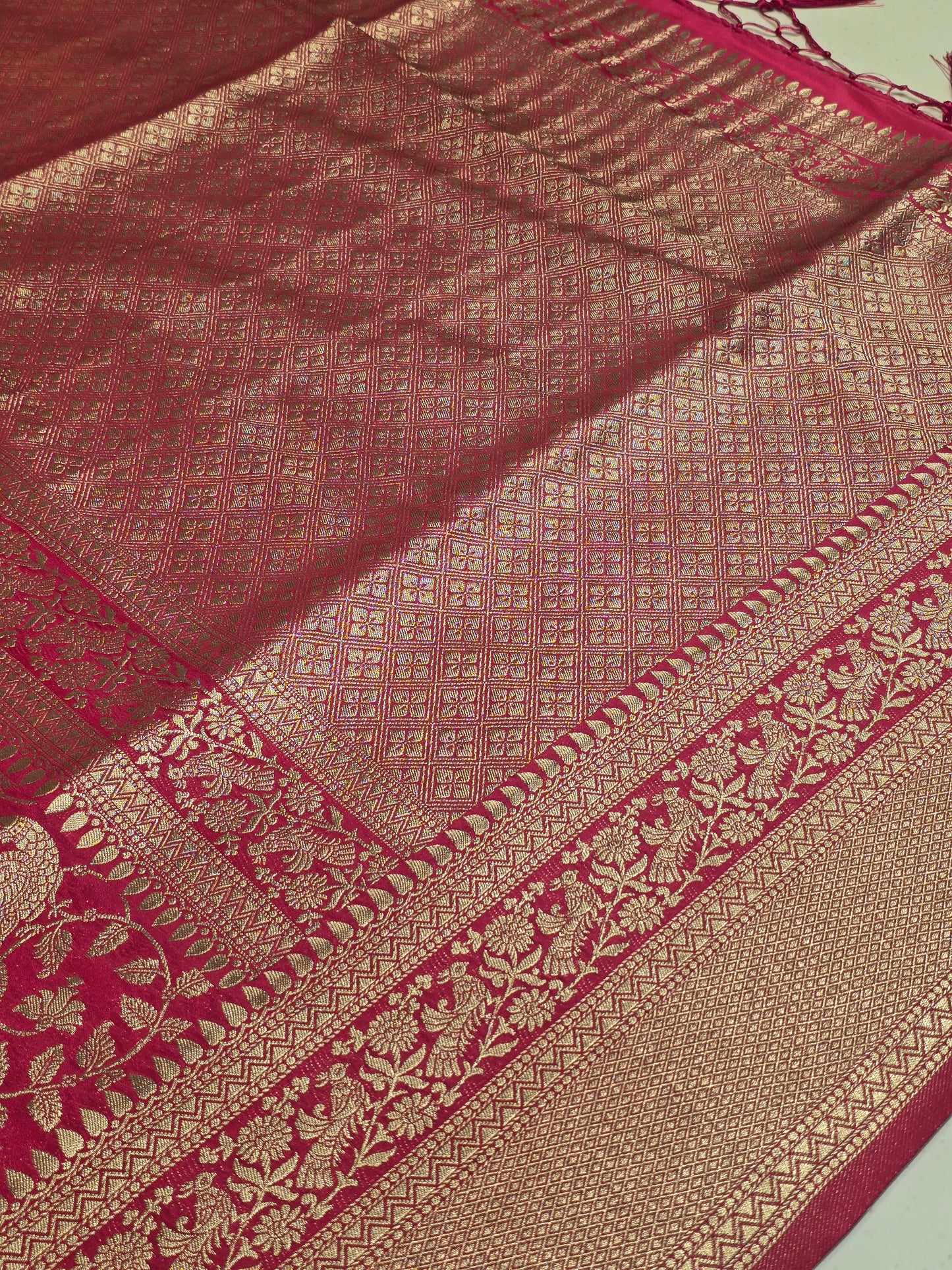 Semi Banarasi Floral Saree with Rich Design & Heavy Pallu – Festive Wear Collection