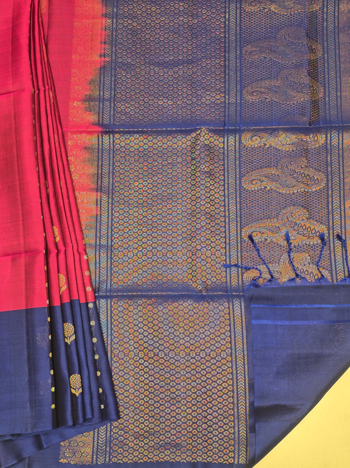 Pure Kanjivaram softsilk pink with navy blue color saree with mango rich pallu