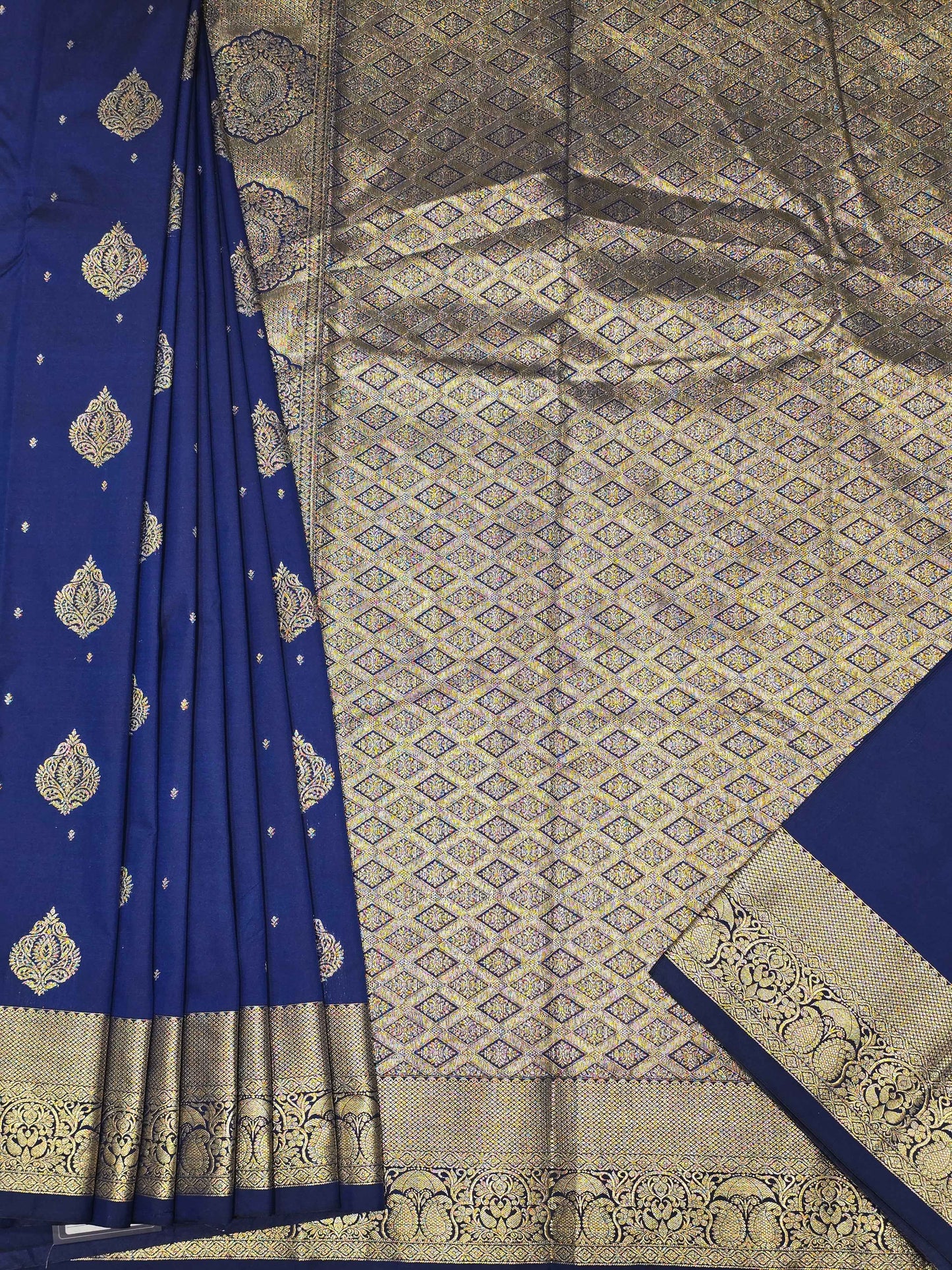 Semi kanjivaram silk saree with rich pallu
