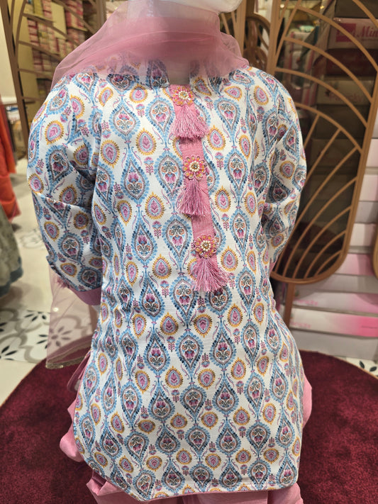 Girls Baby Pink Printed Crepe Patiala Set