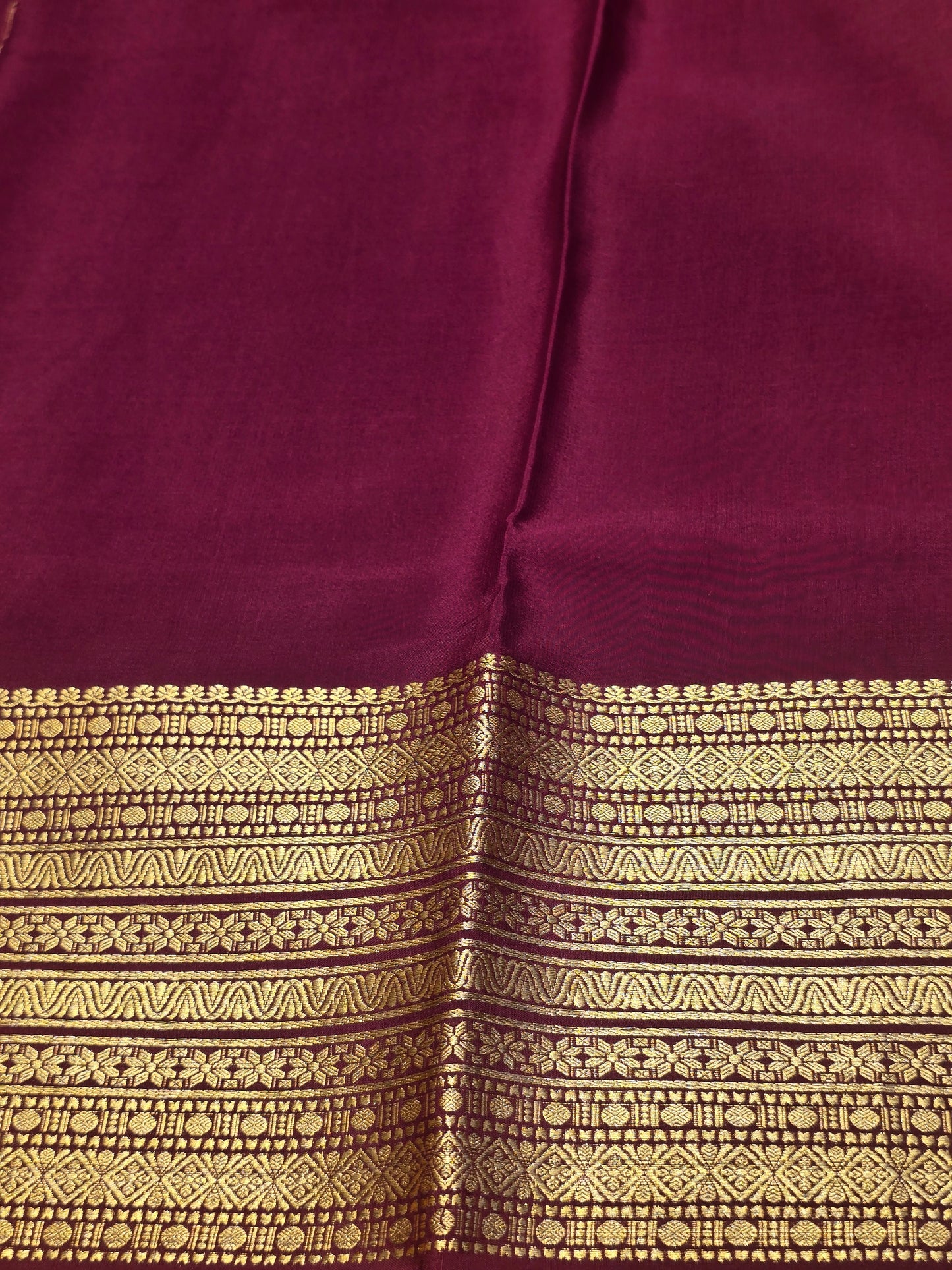 Pure mysore crepe silk with contrast blouse and kaddi pallu , traditional border