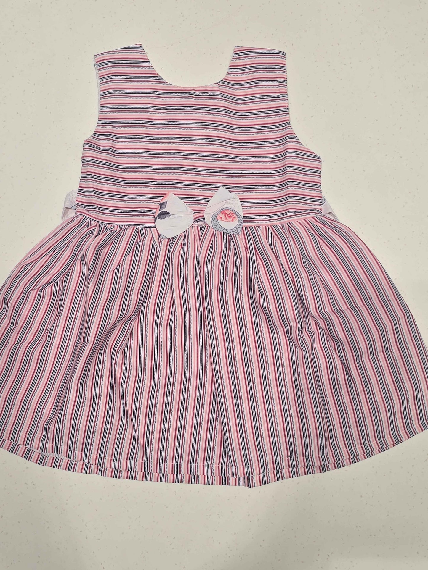 Sleeveless  cotton casual frock for baby Girls Styled with distinct design elements optimizer for comfort and daily wear.
