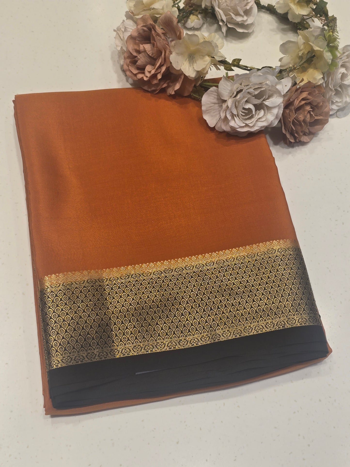 Exclusive Pure Mysore Crepe Silk Saree with Contrast Rain Drops Border & Kaddi Pallu