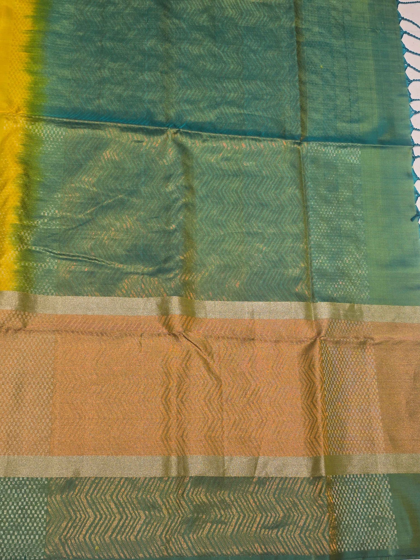 Pure handloom softsilk with Tissue border and rich pallu