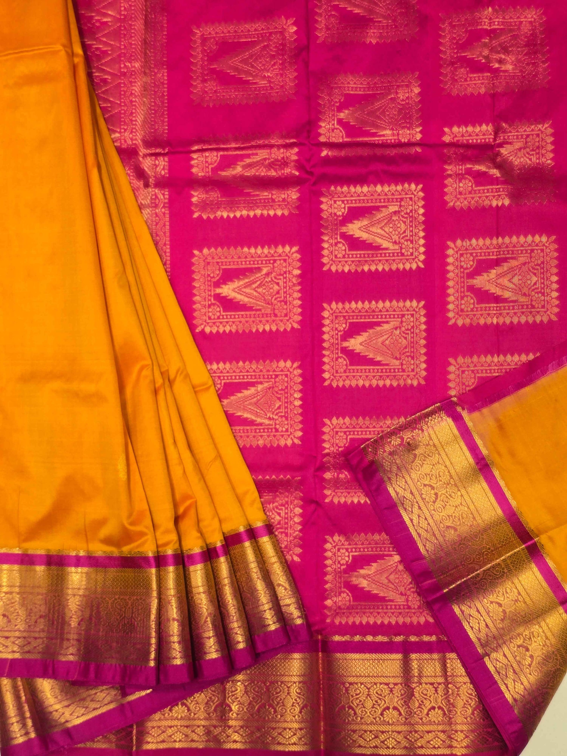 Handloom Pure Silk Saree with Kadiyal Border
