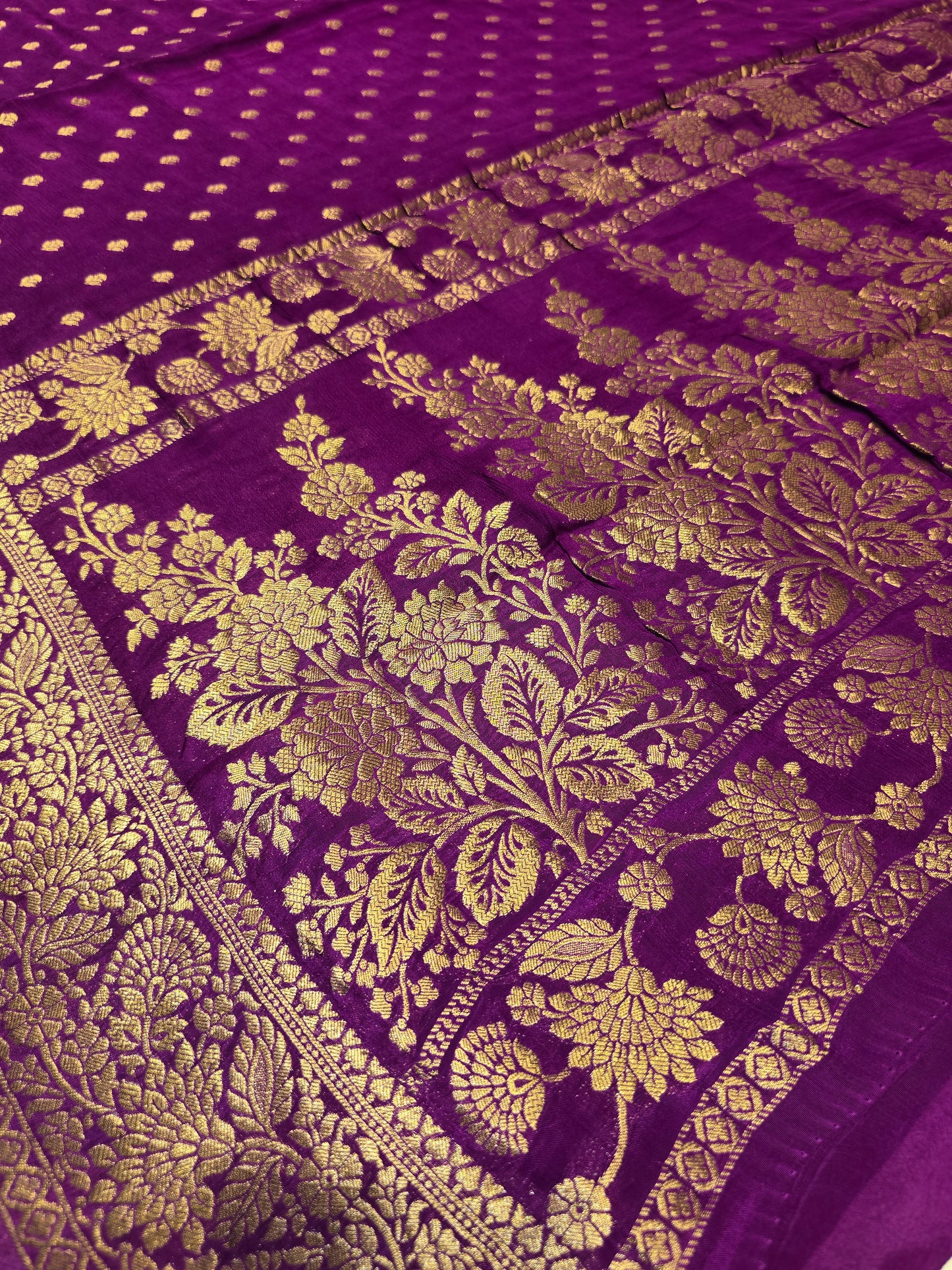 Chinon Banarasi Silk Saree with Thousand Butta & Designer Zari Border | Festive & Party Wear Saree for Women