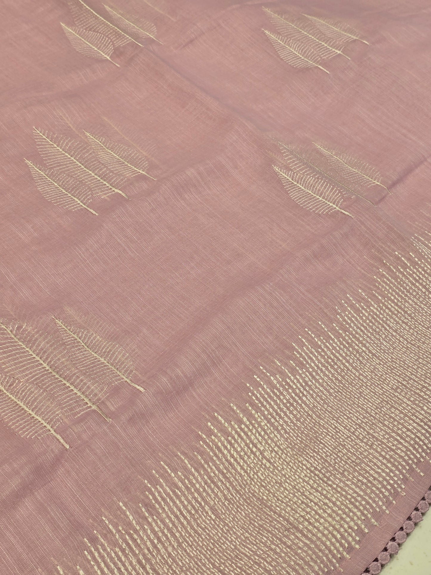 Linen with embroidery border and leaf motif Normal wear