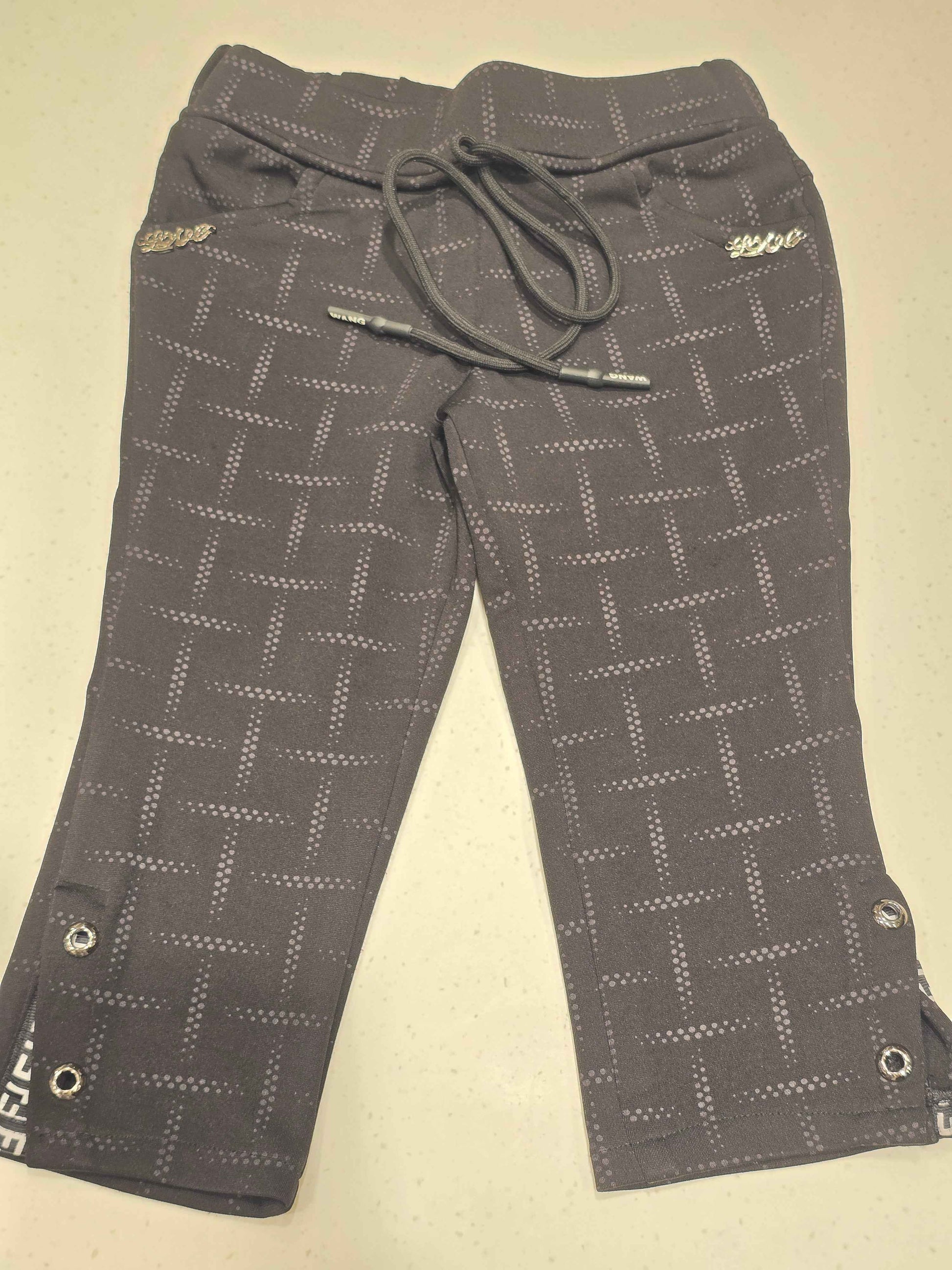 Stretchable material black colour ¾ with checked pattren