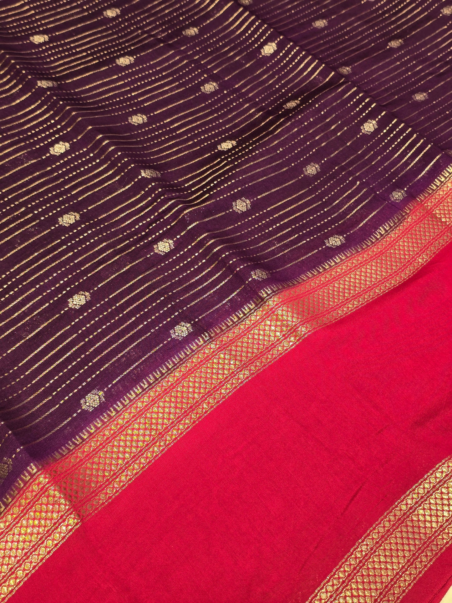Mushroom silk horizontal lines with small motif across the boyf and bentex border