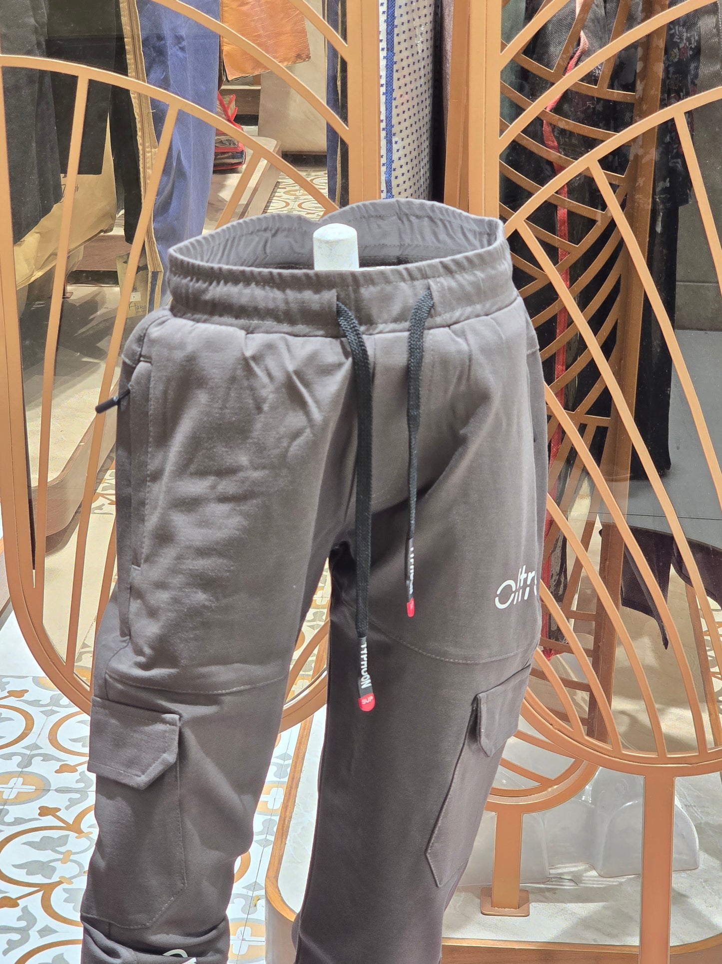 Lycra Material cargo pant for boys with Elasticable waist
