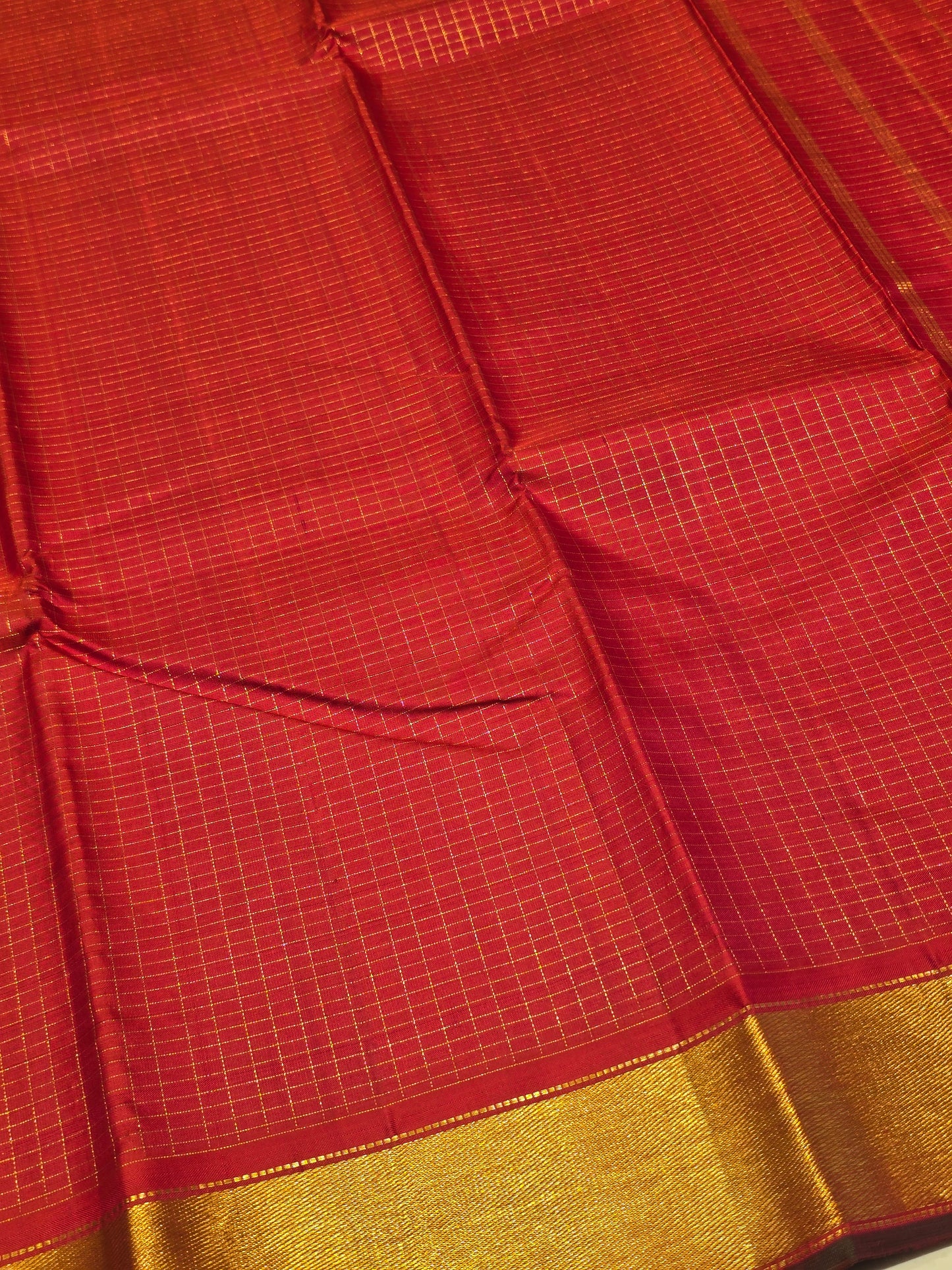 Women Red Pure Harni Silk Saree with Micro Checked Pattern