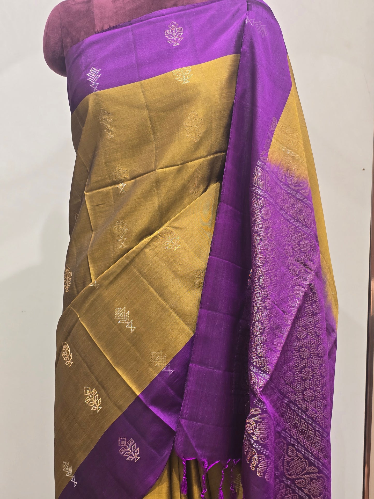 Mehendi Green Pure Soft Silk Saree