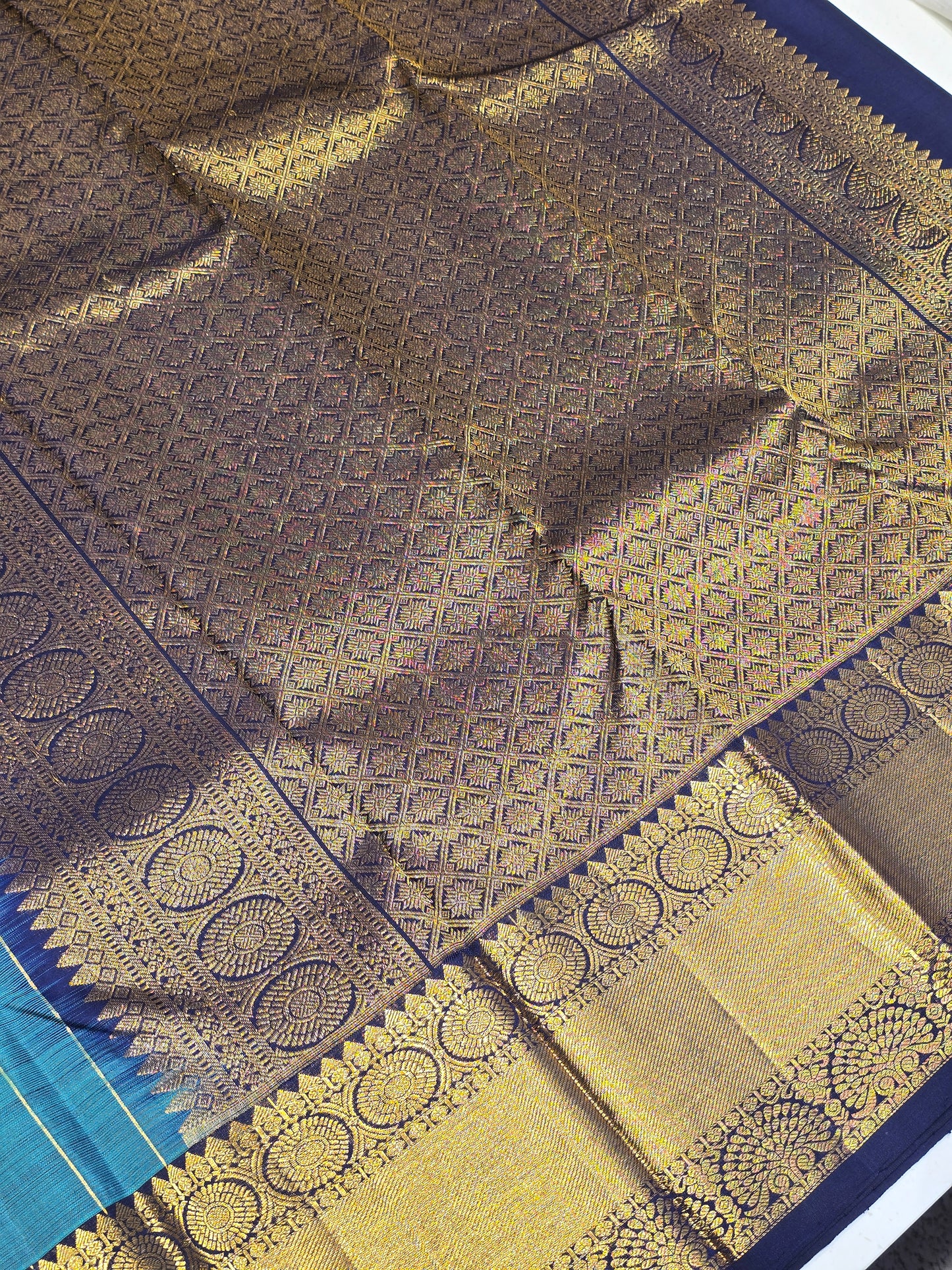 Handloom Pure Kanjivaram Silk Saree with Kolka Dots and Peacock Design Body, Traditional Rudrakshi and Gatti Border with Rich Pallu for All Occasions